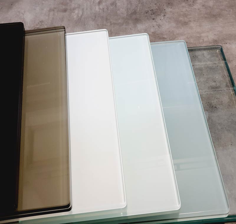 Kolory elementów metalowych według RAL - balustrady szklane